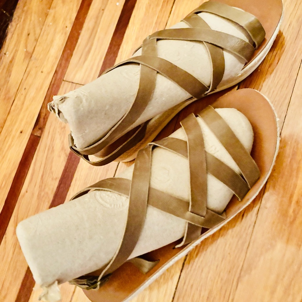 Lucky Brand Khaki Crisscross Sandals